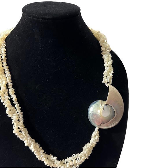 Vtg Bold 3 Strain Shell Beads Beach Necklace with Huge Natural Shell Pendant 27” - Picture 2 of 10